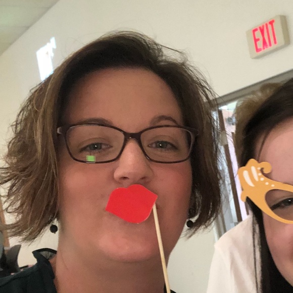 Meet your Posher, Stephanie - Picture 1 of 1